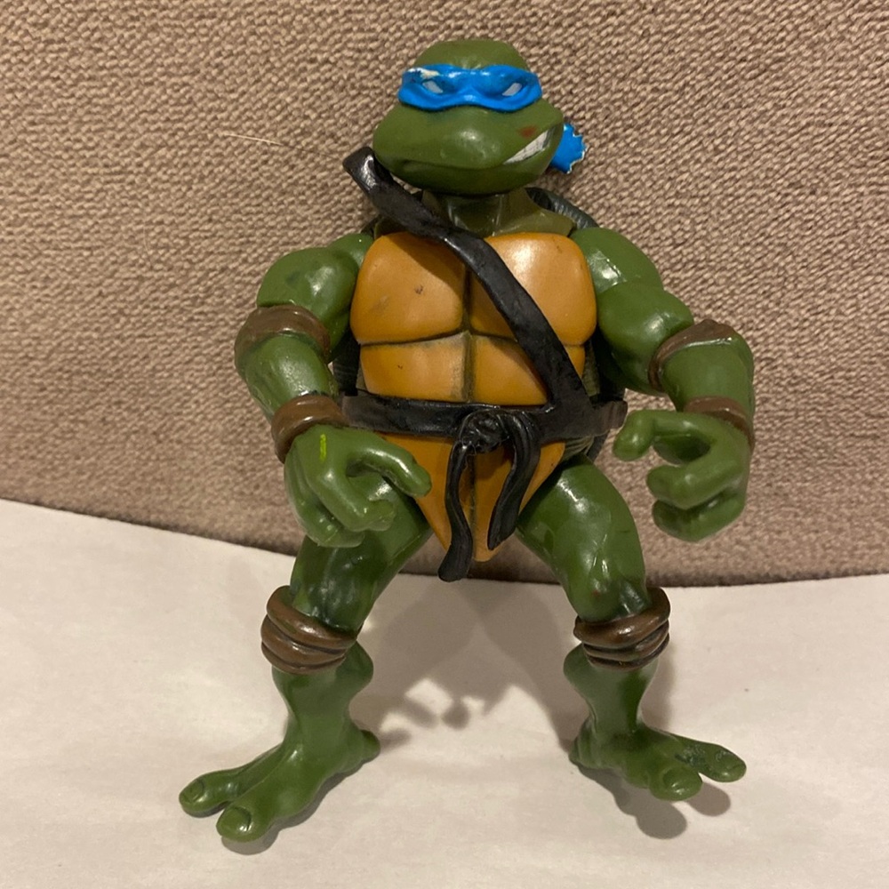 2002 Teenager Mutant Ninja Turtle Leonardo 4 1/2 inches good used condition
